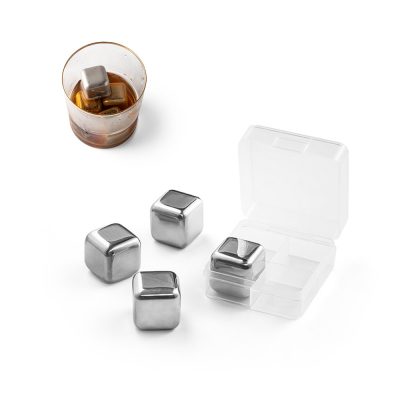 Conjunto de quatro cubos em aço inoxidável reutilizáveis. Fornecido em caixa de PP com invólucro em papel para proteção adicional