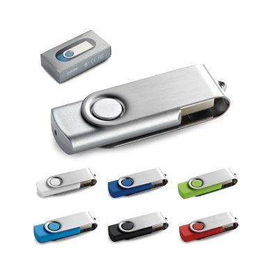 Pen Drive USB de 4 GB com acabamento em borracha e clipe em metal. Fornecida em caixa